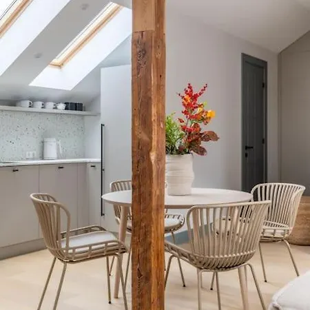 Warm 2bd Centre Apartment *