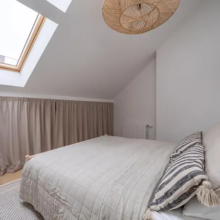 Apartment Warm 2bd Centre *