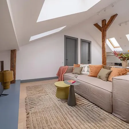 Warm 2bd Centre Apartment