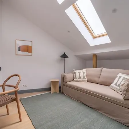 Warm 2bd Centre
