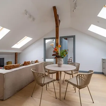 Warm 2bd Centre Apartment